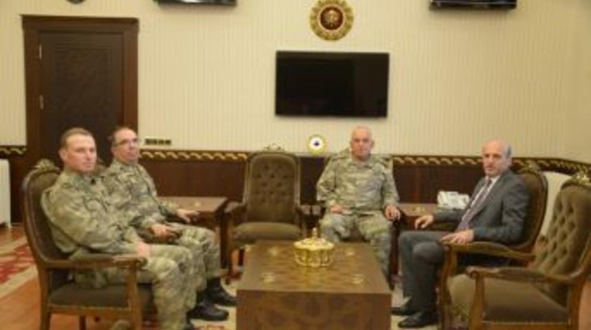 Vali &Ccedil;ift&ccedil;i,orgeneral Musa Avsever&rsquo;i Makamında Ağırladı