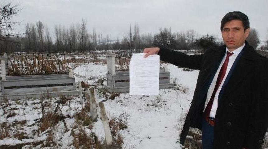 Belediyenin Borcu Nedeni İle Mezarlıklara Haciz Konuldu