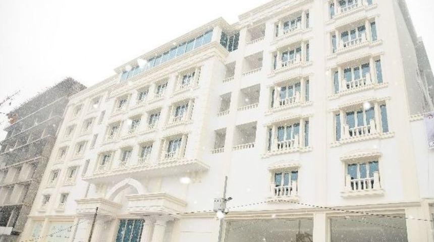 Beyaz Saray Avm, Göz Kamaştırıyor