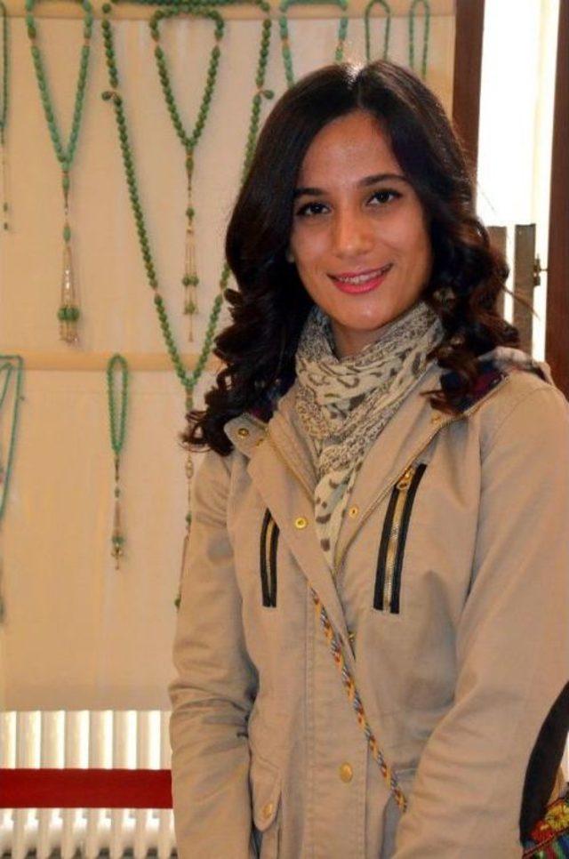 TESPİH SERGİSİNE KADIN İLGİSİ 2