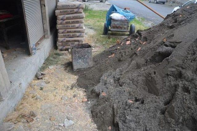 Kum &Ccedil;ekerken Halat Koptu: 1 Yaralı 1