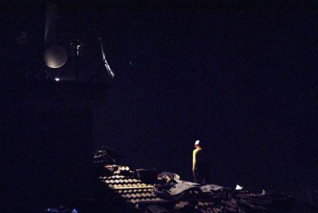 KARANLIKTA TEHLIKELİ &Ccedil;ALIŞMA 3