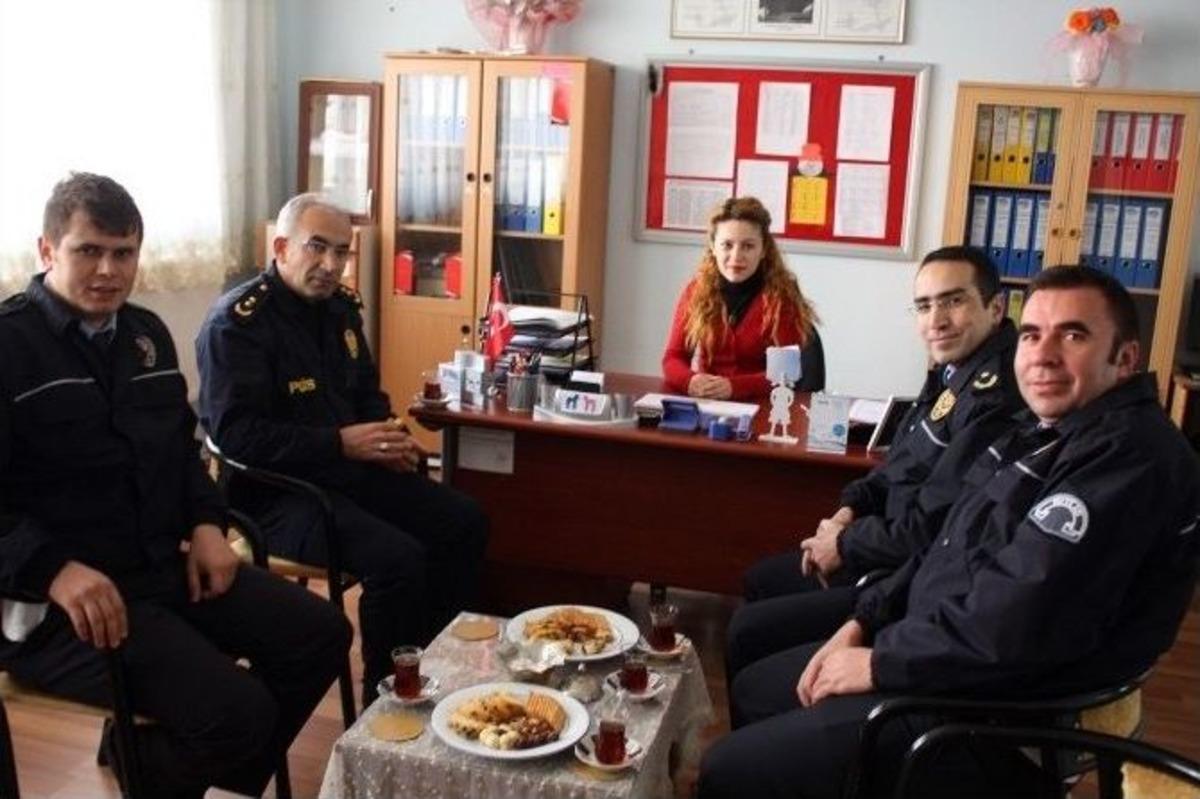 Polisten Minik &Ouml;ğrencilere Ziyaret