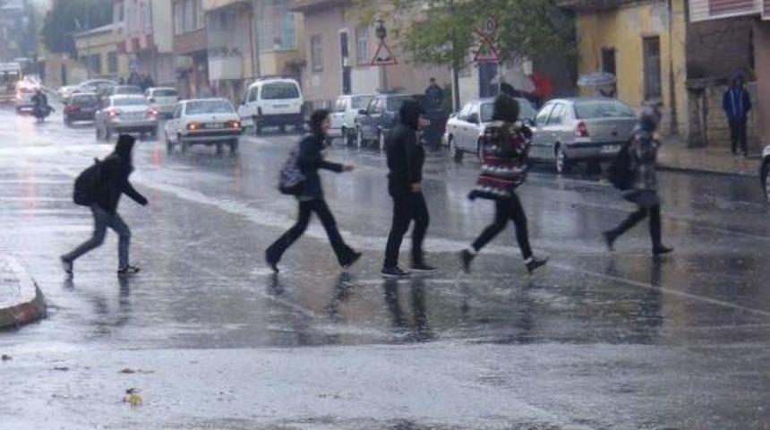 KAHRAMANMARAŞ'TA SAĞANAK YAĞMUR