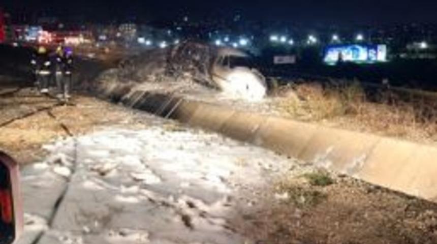 Atat&uuml;rk Havalimanı&rsquo;nda &Ouml;zel Jet Pistten &Ccedil;ıktı: 4 Yaralı