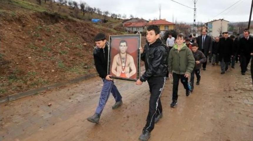 Milli G&uuml;reş&ccedil;i Hamit Kaplan, Mezarı Başında Anıldı