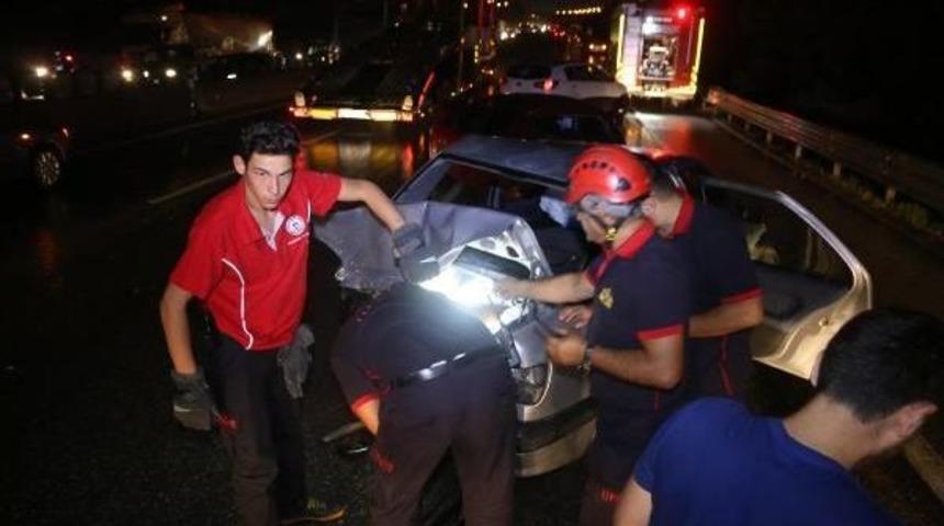 İzmit'te Zincirleme Kaza: 3 Yaralı