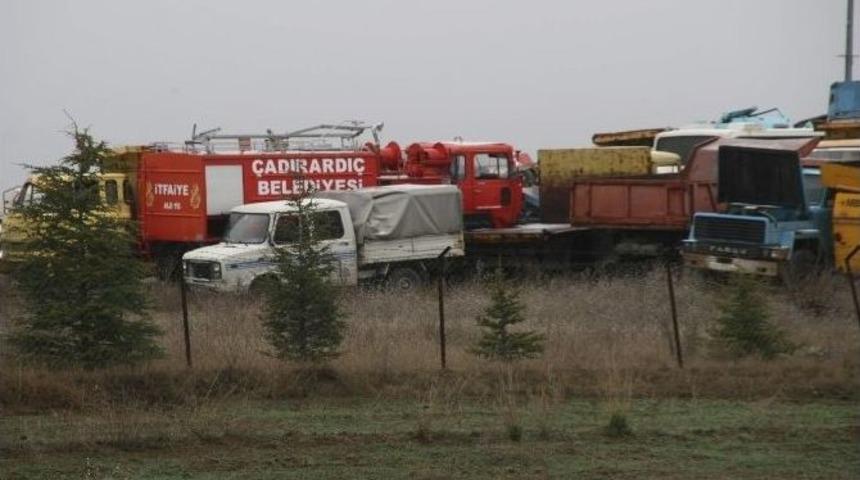 Yozgat&rsquo;ta Kapatılan Belediyelerin Kullanılmayan Ara&ccedil;ları Hurdalığa &Ccedil;ekildi