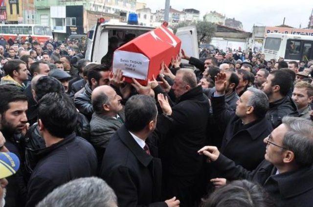 Cenazede ‘Şehitlik’ Gerginliği 3