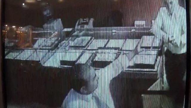 Pompalı Soyguncuları Paspas Ve Tabancayla Ka&ccedil;ırdılar 1