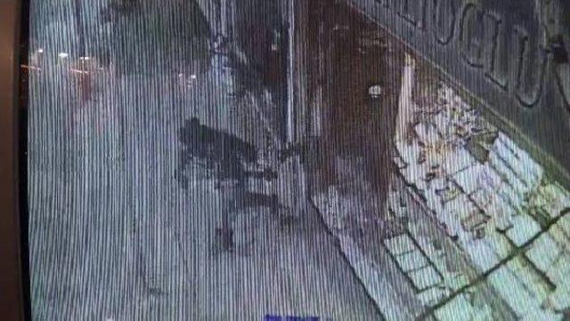 Pompalı Soyguncuları Paspas Ve Tabancayla Ka&ccedil;ırdılar 3