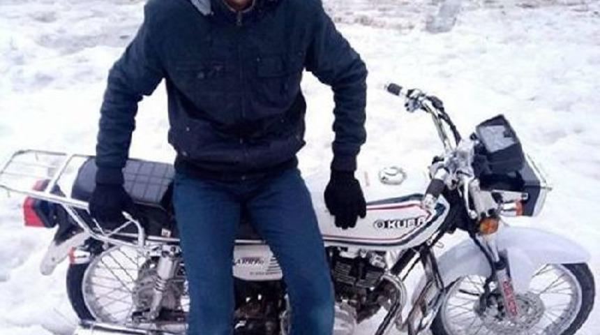 Yan Yana Giden Motosikletler Kamyonet Ile &Ccedil;arpıştı: 2 &Ouml;l&uuml;