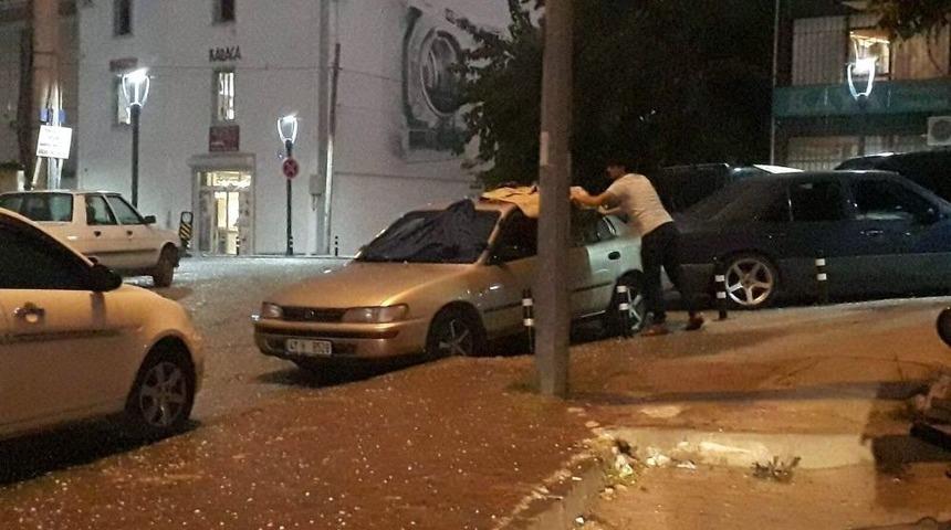 Kocaeli&rsquo;de Dolu Ve Sağanak Yağış S&uuml;r&uuml;c&uuml;lere Zor Anlar Yaşattı