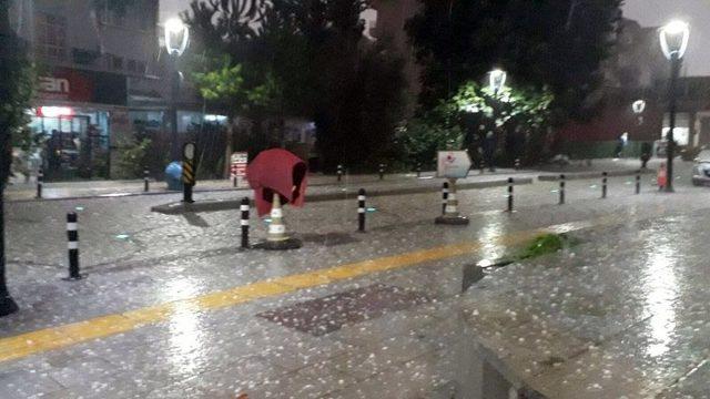 Kocaeli’de Dolu Ve Sağanak Yağış Sürücülere Zor Anlar Yaşattı