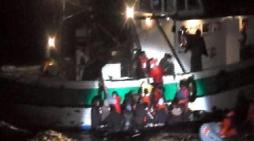 Bodrum'da Şişme Botta 27 Ka&ccedil;ak Yakalandı (2)