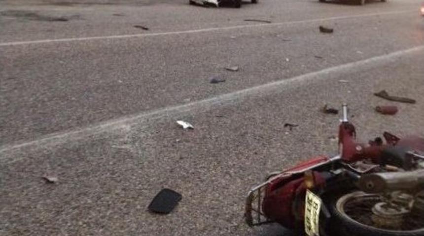 Milas&rsquo;ta Baba Oğul Trafik Kazasında Yaralandı