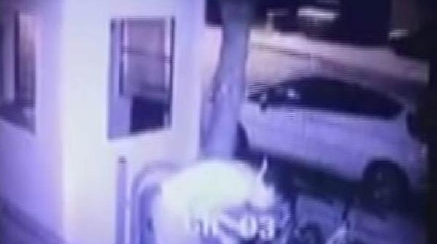 Bisiklet Hırsızı Kameraya Yakalandı