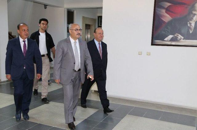 Vali Köşger’den Efeler Belediye Başkanı Özakcan’a Ziyaret 2