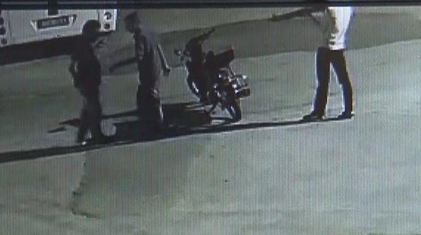 Bı&ccedil;aklı, Pompalı T&uuml;fekli Gasp Dehşeti Kamerada