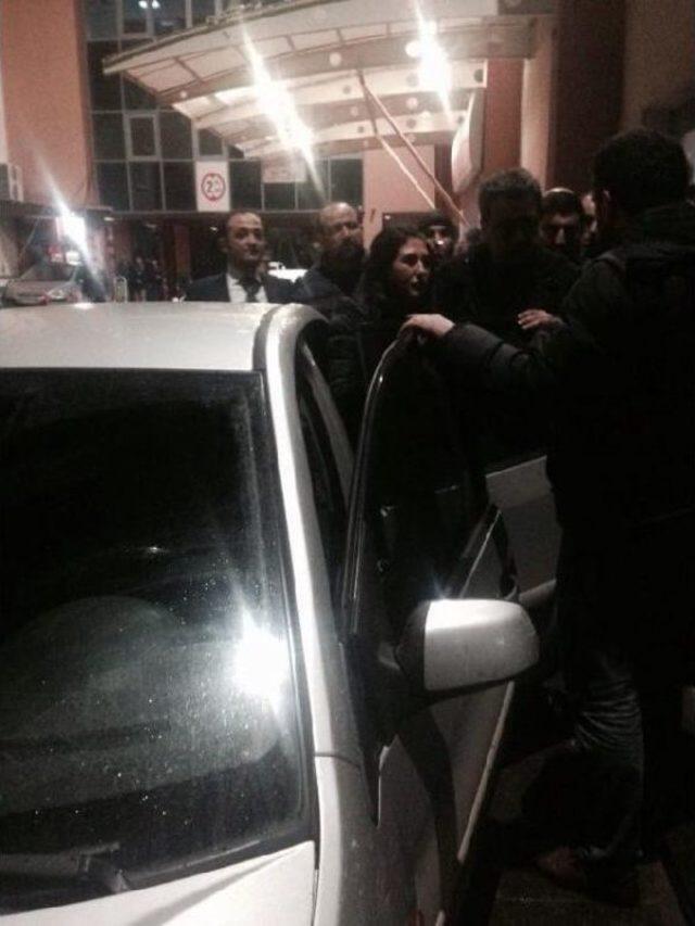 Belediye Başkanlarına   &ouml;calan a &Ouml;zg&uuml;rl&uuml;k  Kampanyası G&ouml;zaltısı 1