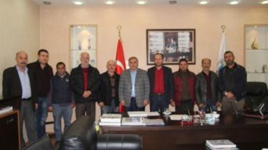 Balık&ccedil;ı Esnafı Hendek Belediye Başkanı Ali İnci&rsquo;yi Ziyaret Etti