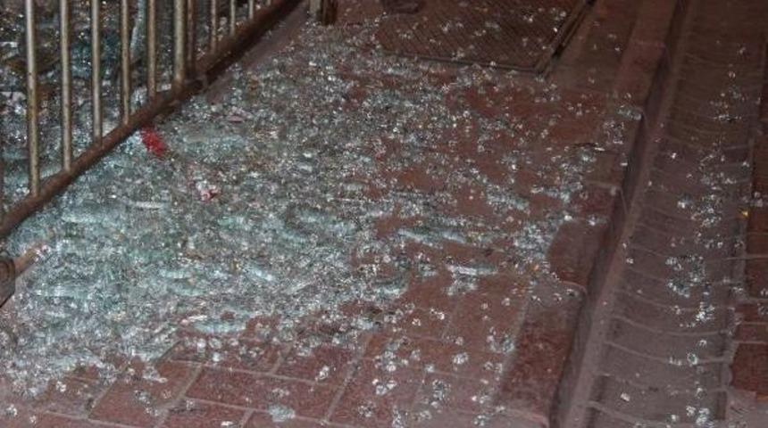 Edremit'te &Uuml;&ccedil; Işyerine Silahlı Saldırı