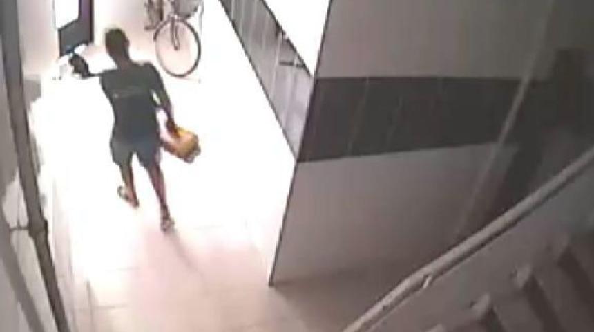 Hamal Tutup, Hırsızlık Yaptılar