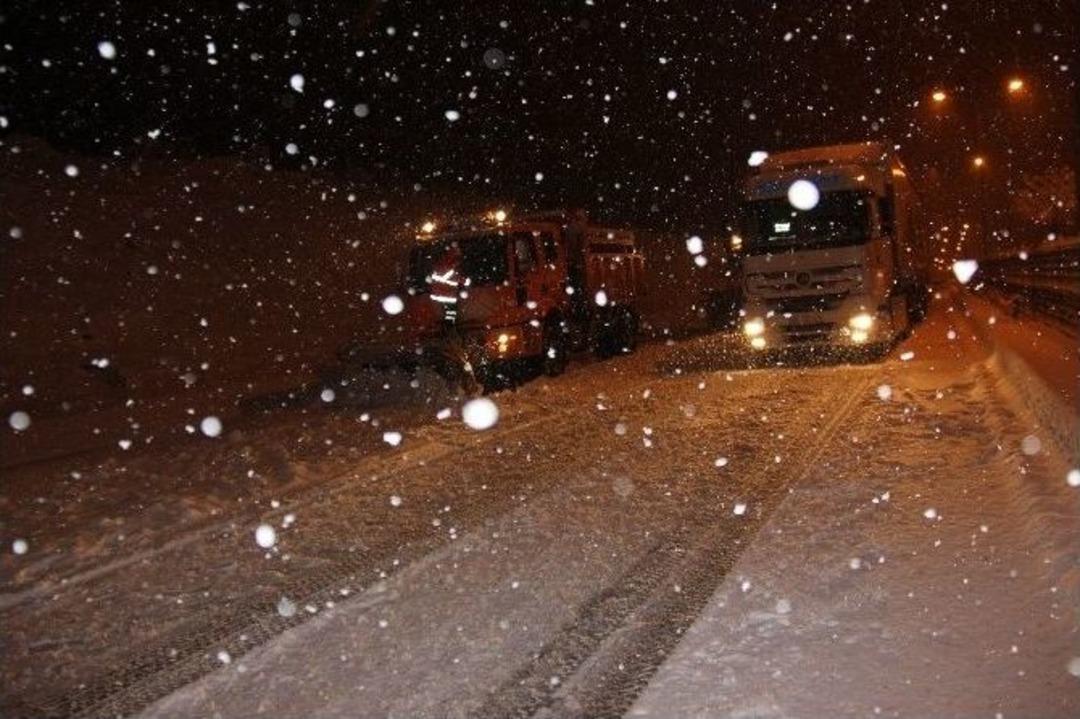 Bing&ouml;l&rsquo;de Kar Yağışı Hayatı Fel&ccedil; Etti