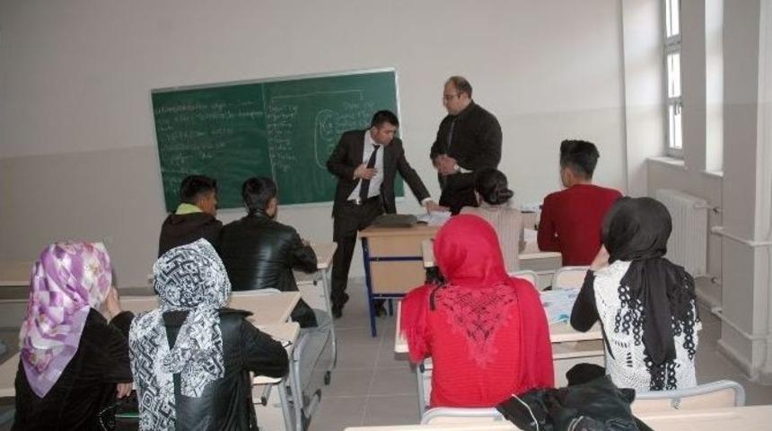 &Ccedil;atak&rsquo;ta &Uuml;cretsiz &Uuml;niversiteye Hazırlık Kursu