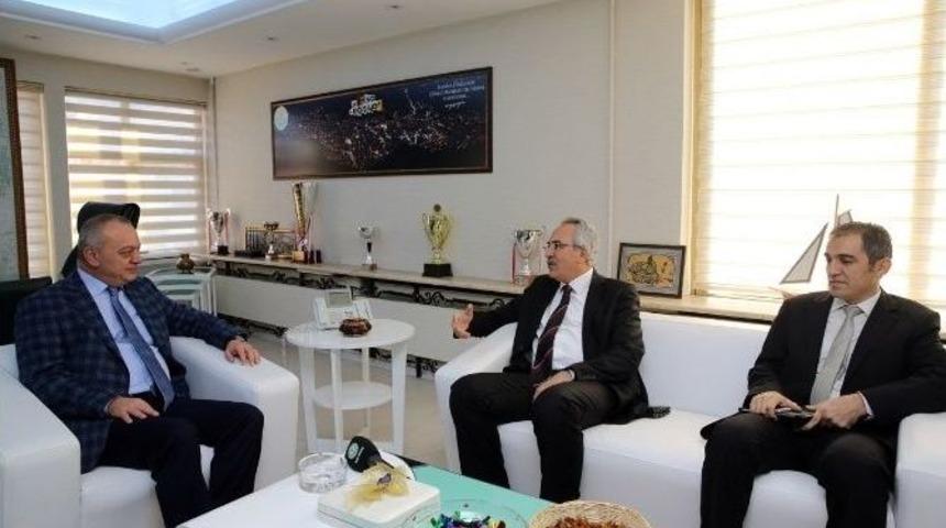 Manisa&rsquo;da Yangına Dayanıklı Ağa&ccedil;lar Dikiliyor