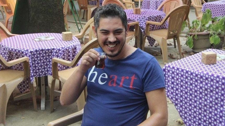 "heart" Tiş&ouml;rt&uuml; Giydi, Emniyeti Alarma Ge&ccedil;irdi