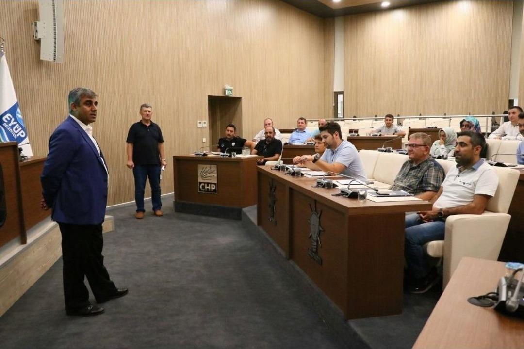 Ey&uuml;p, Esay&rsquo;la Afete Hazırlanıyor