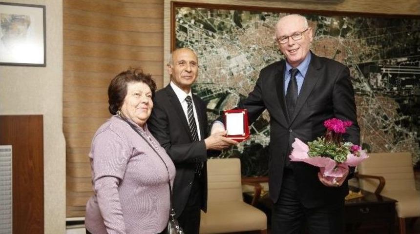 G&ouml;ztepespor İle &Ccedil;elikkartalspor&rsquo;dan Başkan Kazım Kurt&rsquo;a Ziyaret