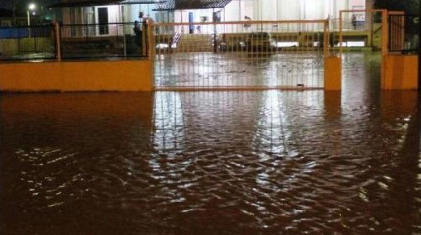 Hatay'da Sağanak Yağış