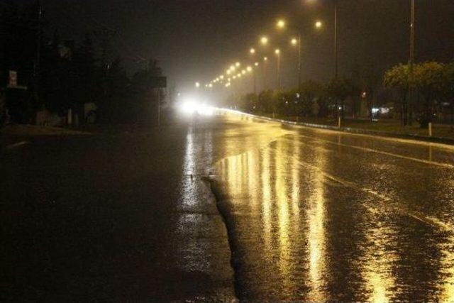 Hatay'da Sağanak Yağış