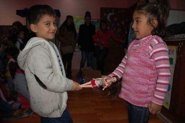 Adıyaman&rsquo;da, Anaokulu &Ouml;ğrencilerinden &Ouml;rnek Davranış 1