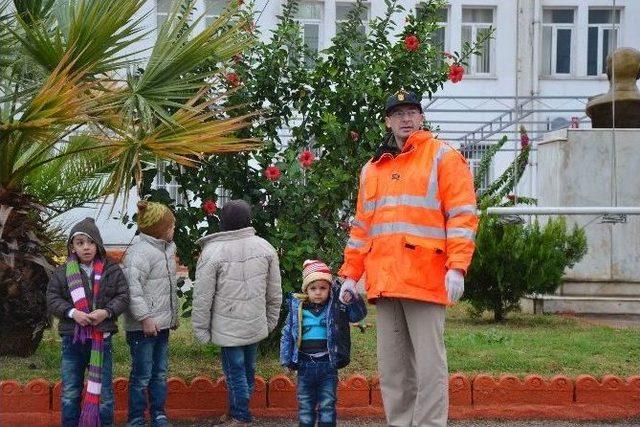 79 Suriyeli G&ouml;&ccedil;men Balık&ccedil;ı Teknesinde Yakalandı 1
