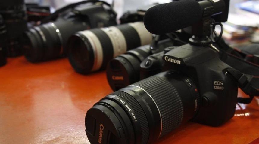 Profesyonel Fotoğraf Makinelerine En B&uuml;y&uuml;k Talep Gen&ccedil;lerden