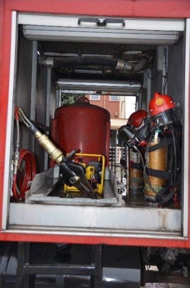 Ankara B&uuml;y&uuml;kşehir Belediyesi&rsquo;nden Kargı&rsquo;ya İtfaiye Aracı 1