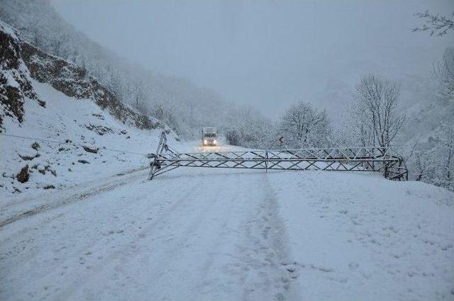 Tunceli Ovacık Karayoluna &Ccedil;ığ D&uuml;şt&uuml; 1