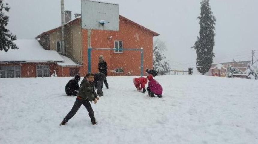 Orta Karadeniz'de Okullara Kar Tatili