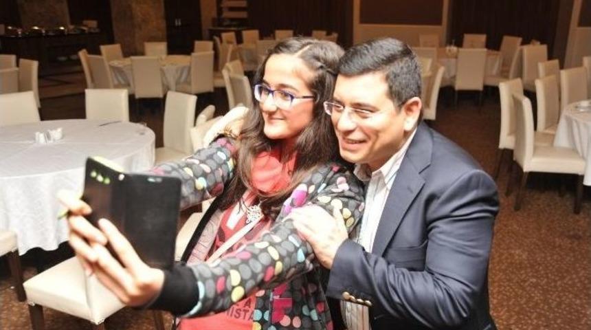 Başkan T&uuml;t&uuml;nc&uuml; Mahalle Y&ouml;neticileri İle Bir Araya Geldi