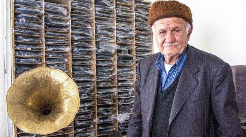 (&ouml;zel Haber) 65 Yılda 3 Bin 800 Plak Biriktirdi