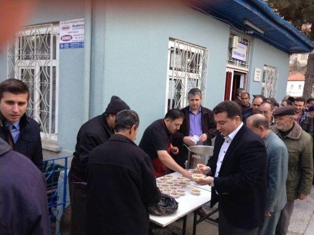 Bozüyük Tekke Mahalle Cami Derneği’nden Aşure İkramı