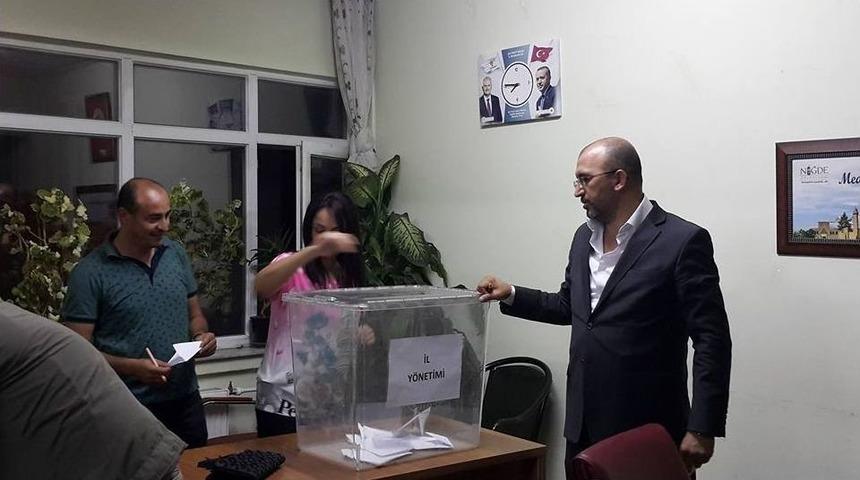 Ak Partide Yeni İl Başkanı İ&ccedil;in Temay&uuml;l Yoklaması Yapıldı