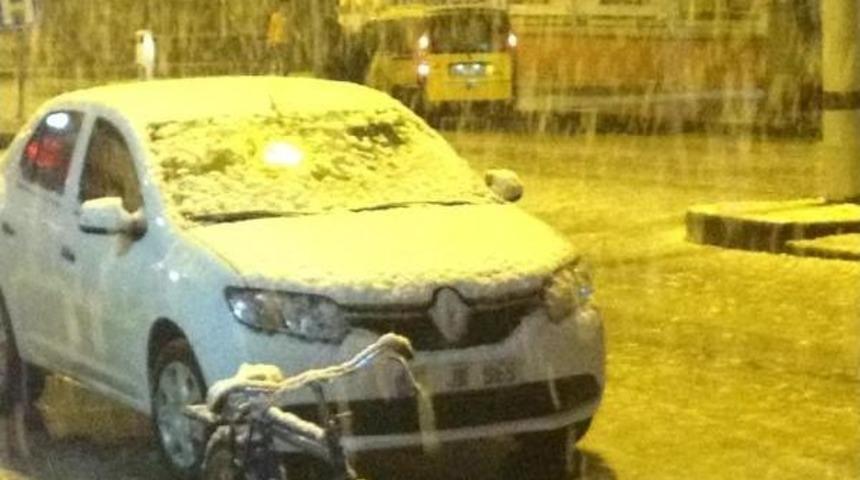 G&Ouml;KSUN'A MEVSİMİN İLK KARI YAĞDI