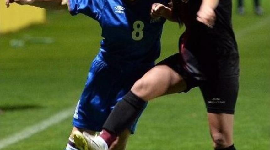 Muratpaşalı Kadınlar Azerbaycan&rsquo;ı 2-0 Mağlup Etti