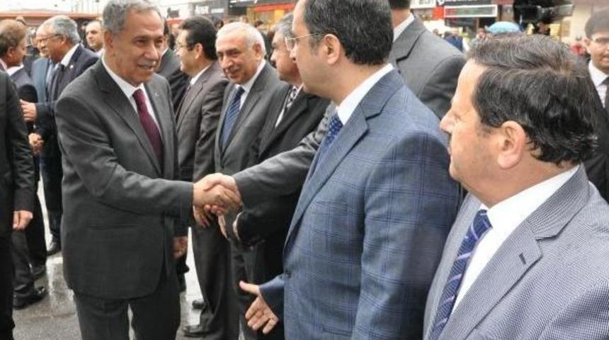 B&Uuml;LENT ARIN&Ccedil;: EKMEK İ&Ccedil;İN EKMELEDDİN SE&Ccedil;İLSEYDİ O OTURACAKTI