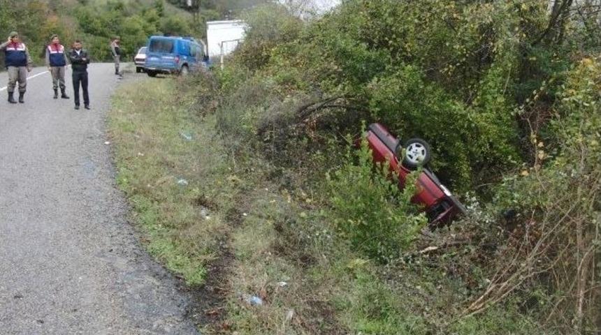 Yoldan &Ccedil;ıkan Ara&ccedil; Takla Attı