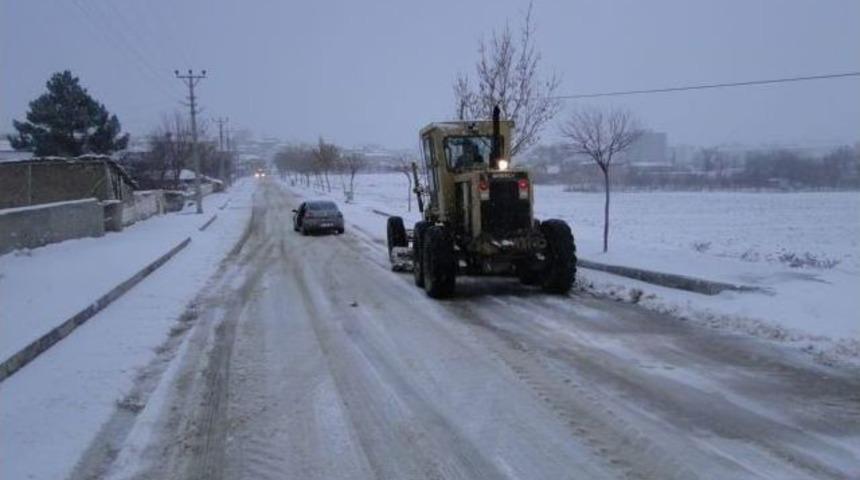 Sungurlu Belediyesi&rsquo;nde Kar Mesaisi